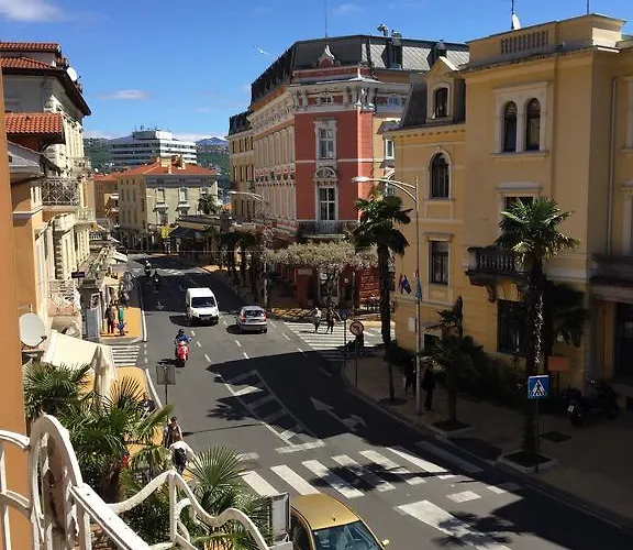 Apartment Abbazia アパート オパティヤ